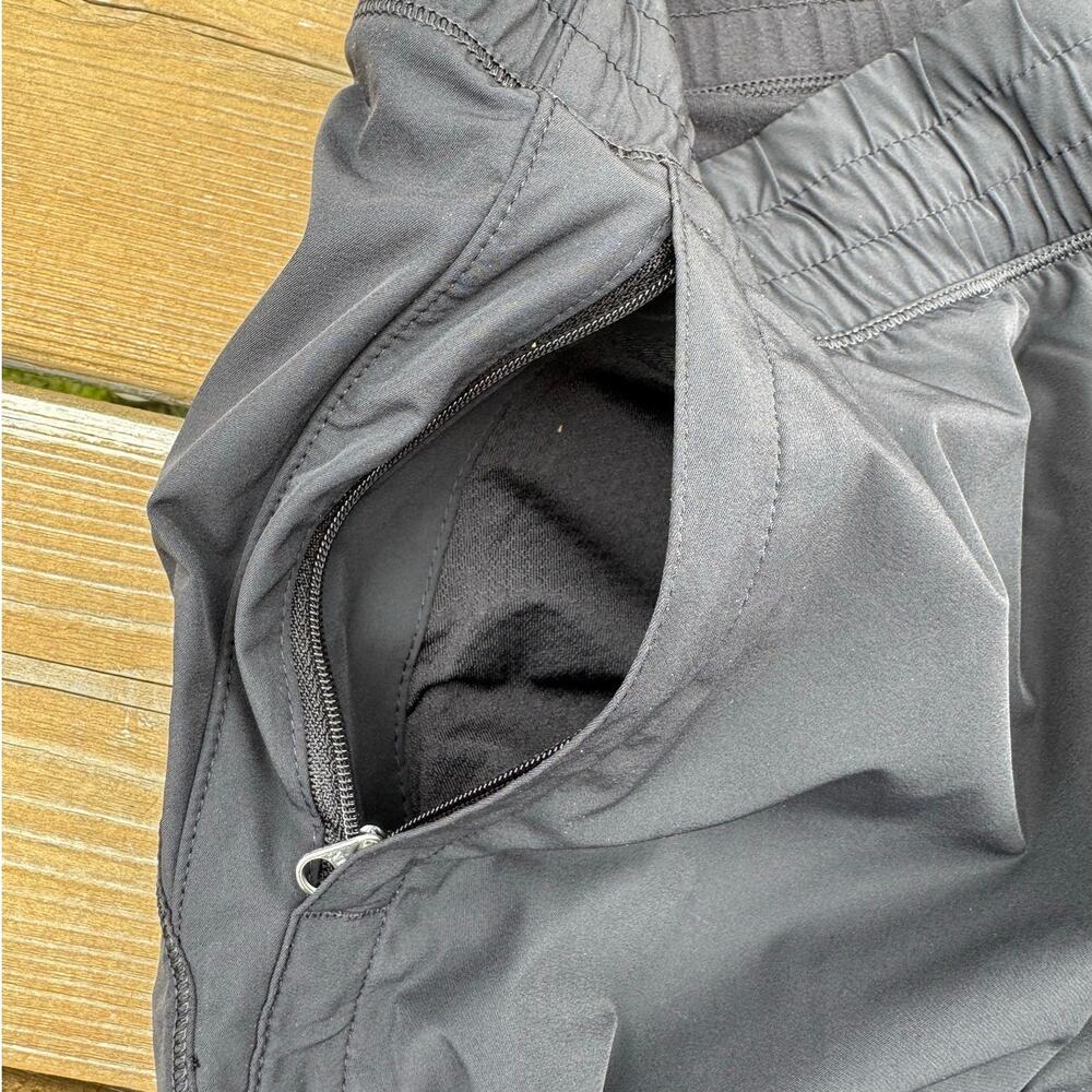 Lululemon Run size 6 RARE DISCONTINUED Dog Runner Lined Pants - Black - Picture 4 of 14